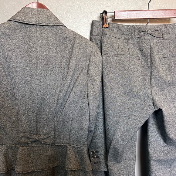 White House Black Market Business Suite - Grey looks great on! Closet staple - Picture 5 of 9